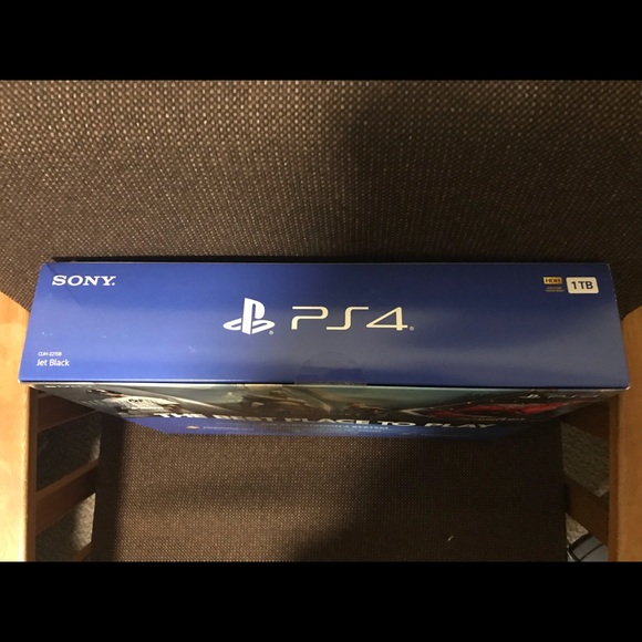 Brand New Playstation 4 CHECK DESCRIPTION. - Picture 3 of 5